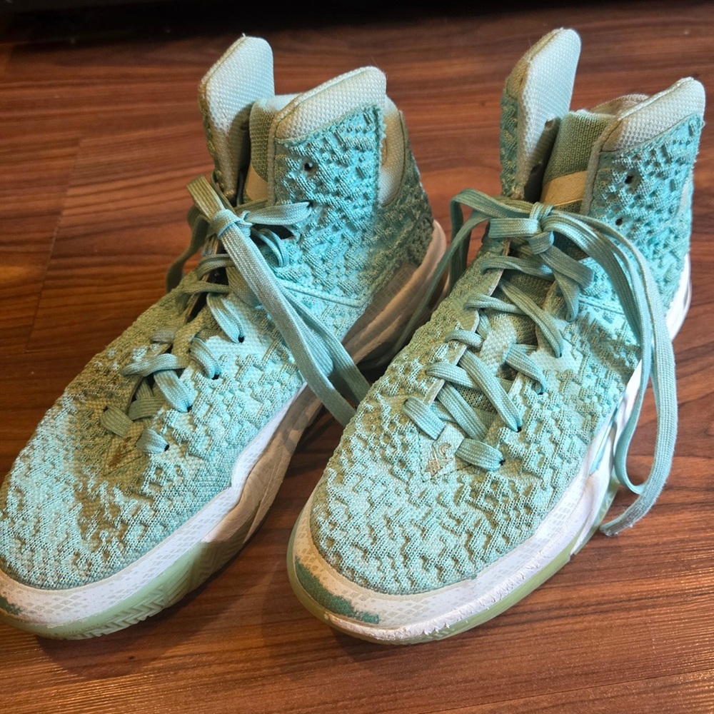 Kids High-Top Sneakers in Mint Green